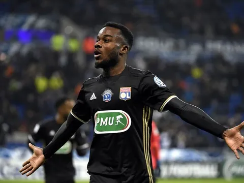 Liverpool phát cuồng vì tiền đạo Lyon, không phải Lacazette
