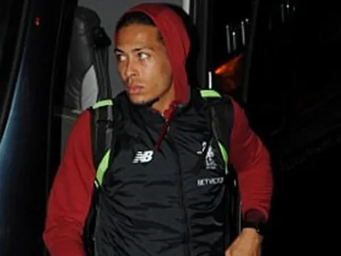 Liverpool thất thần trở lại Merseyside sau cú sốc Swansea