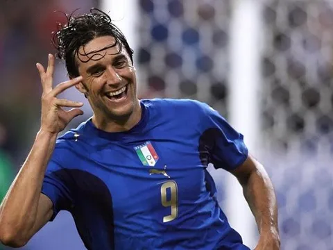 Luca Toni - Bông hoa nở muộn của bóng đá Italia