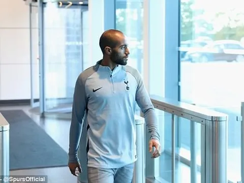 Lucas Moura vẫn chưa thể ra sân tập