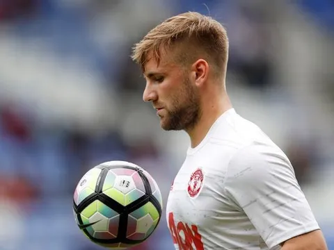 Luke Shaw thể hiện ra sao đêm qua?
