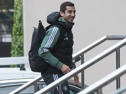 Mặc tin đồn bị bán, Henrikh Mkhitaryan cười tươi tắn khi hội quân