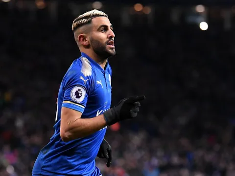 Mahrez bị phạt nặng do bỏ tập để chờ sang Man City