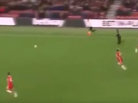 Màn bứt tốc như Usain Bolt tại giải hạng nhất Anh
