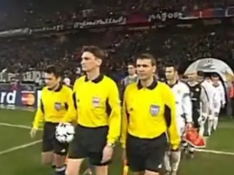 Man City cẩn thận, Basel từng làm khổ Man Utd thế này