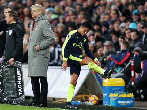 Man City nên tìm mọi cách để mua Alexis Sanchez