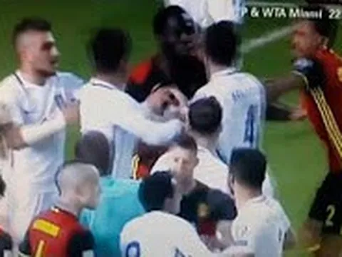 Màn đánh nhau giữa Romelu Lukaku và Kostas Manolas