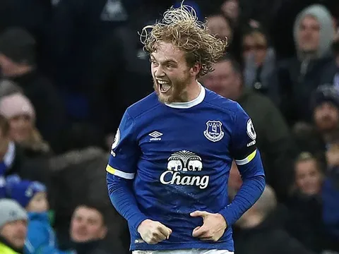 Màn trình diễn ấn tượng của Tom Davies trước Man City