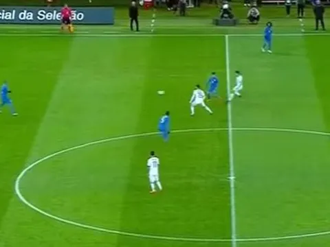 Màn trình diễn của Coutinho trước Nga