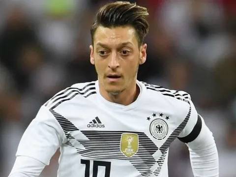 Màn trình diễn của Mesut Ozil vs Tây Ban Nha