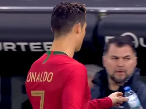 Màn trình diễn của Ronaldo trước Hà Lan