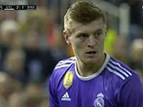 Màn trình diễn của Toni Kroos vs Valencia