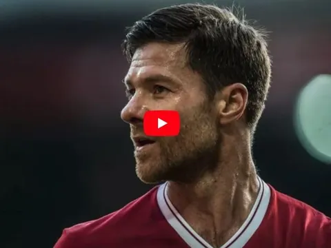 Màn trình diễn của Xabi Alonso (huyền thoại FC Bayern vs Liverpool)