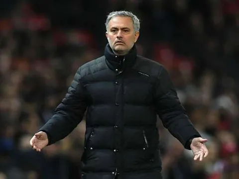 Man United thắng Hull, Mourinho vẫn chê các cầu thủ và cả NHM