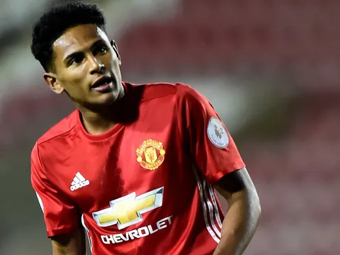 Man Utd CHÍNH THỨC chia tay cầu thủ thứ 2 Đông này