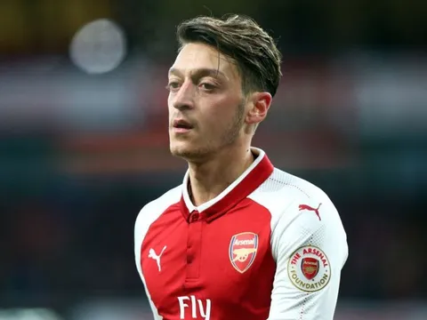 Man Utd chốt giá và lương cho Mesut Ozil