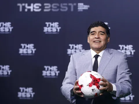 Maradona bất ngờ vào ban chống... tham nhũng của FIFA