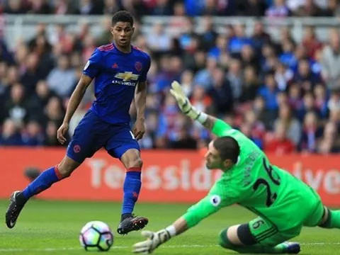 Marcus Rashford bỏ lỡ cơ hội, Mourinho nói gì?