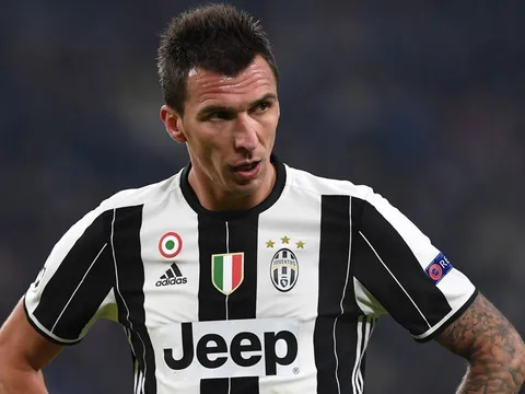 Mario Mandzukic: Bảo bối hay vật tế thần?