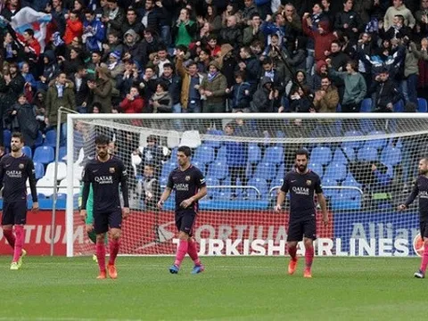 Mặt trái của sơ đồ 3 hậu vệ tại Barca