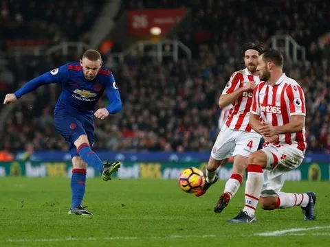 Mata hoá tội đồ, Rooney lập siêu phẩm, M.U giật 1 điểm rời Britannia