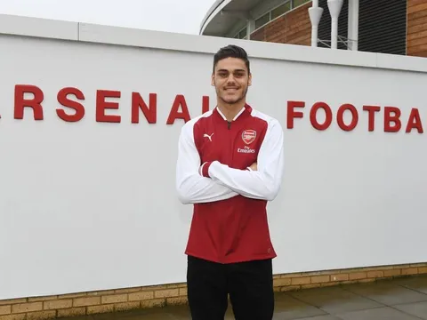 Mavropanos nói gì trong ngày ra mắt Arsenal?