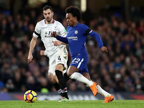 May mắn đồng hành, Chelsea thu hẹp khoảng cách với Liverpool