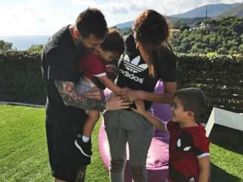 Messi công bố tên của thiên thần thứ 3