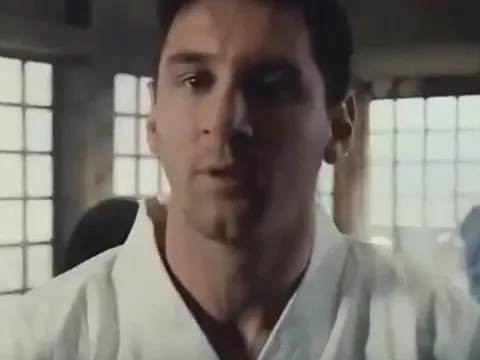 Messi cực ngầu khi hóa thân thành cao thủ kungfu
