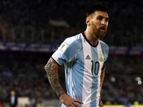 Messi đã sai khi trở lại ĐT Argentina?