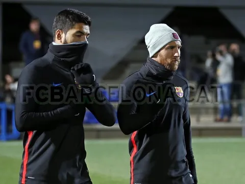 Messi, Suarez mặt mày đờ đẫn, tê tái vì cái lạnh