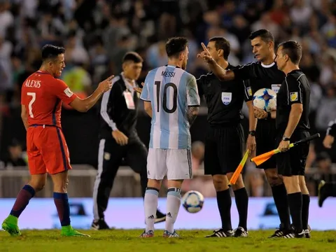 Messi: "Tôi chỉ chửi bâng quơ"