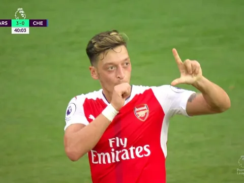 Mesut Oezil chơi tuyệt hay trước Chelsea