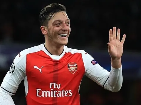 Mesut Oezil lên tiếng hé lộ tương lai