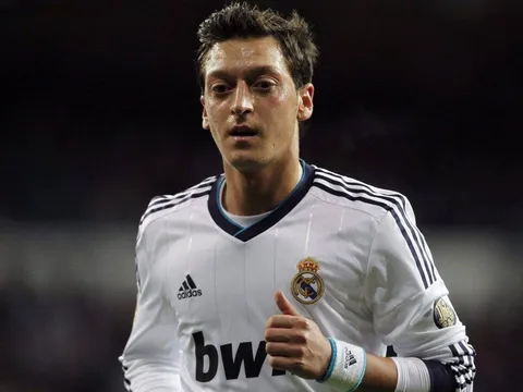 Mesut Oezil từng "bá đạo" thế nào tại Real Madrid?
