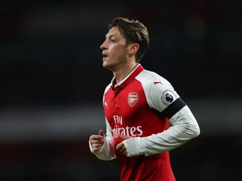 Mesut Ozil chơi ấn tượng trận gặp Chelsea
