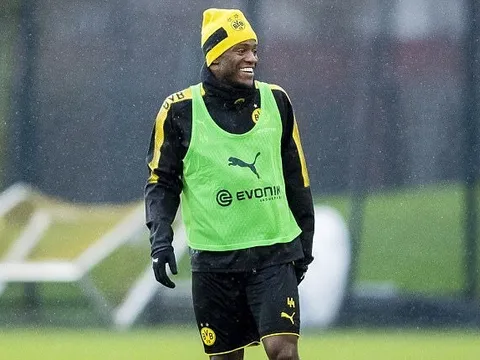 Michy Batshuayi rạng rỡ trong buổi tập đầu tiên cùng Dortmund