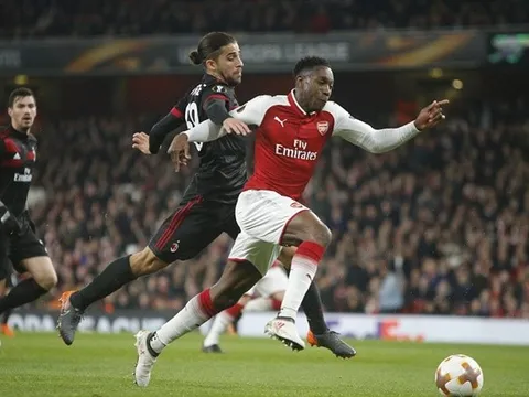 Milan thua đau vì Welbeck ngã đẹp