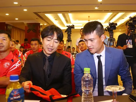Mục tiêu Top 3 V-League 2018 liệu có khả thi với HLV Miura?