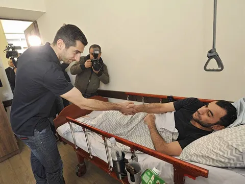 Mkhitaryan làm ấm lòng người dân quê nhà