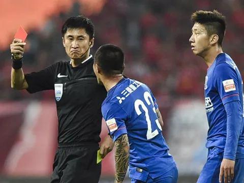 Trọng tài chung kết U23 Việt Nam vs U23 Uzbekistan: Vua thẻ phạt