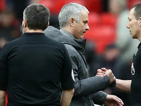 Mourinho chán chường sau trận hòa Bournemouth
