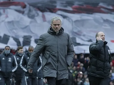 Mourinho chỉ trích CĐV Man Utd thậm tệ