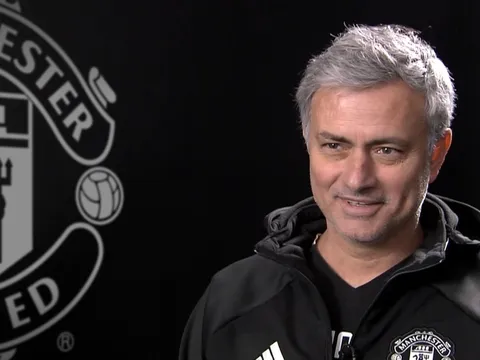 Mourinho giải thích lí do Man United hay ghi bàn thắng muộn