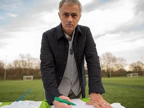 Mourinho kiếm bộn tiền nhờ… làm thêm mùa World Cup