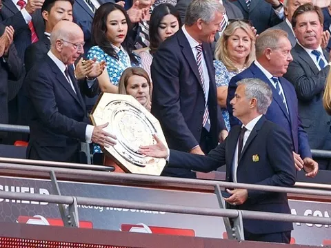 Mourinho: 'Lịch sử được tạo thành bởi những chiến thắng'