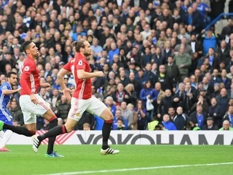Mourinho & M.U bị Chelsea đá đểu không thương tiếc