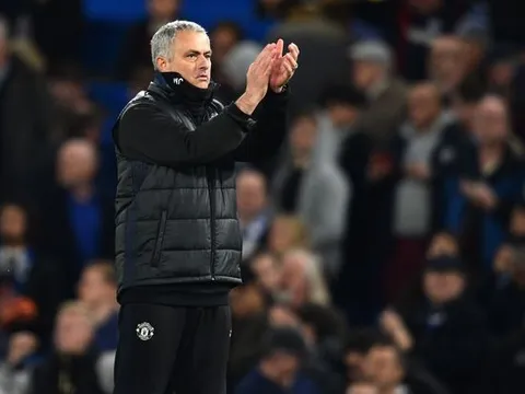 Mourinho ngoa ngoắt, ám chỉ sao Chelsea phản bội?
