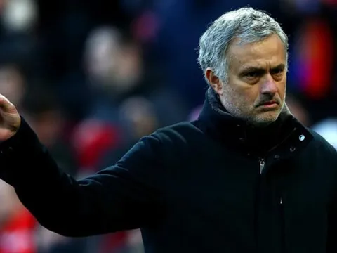 Mourinho thừa nhận cuộc chiến top 4 rất khó khăn