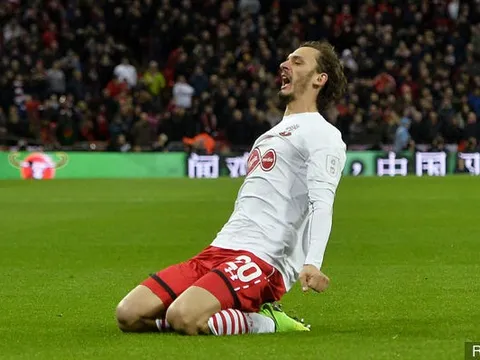 Mượn Gabbiadini, CĐV Tottenham trêu chọc đội nhà